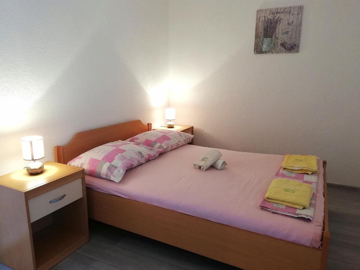 Apartmani Maks Gdinj Bagian luar foto