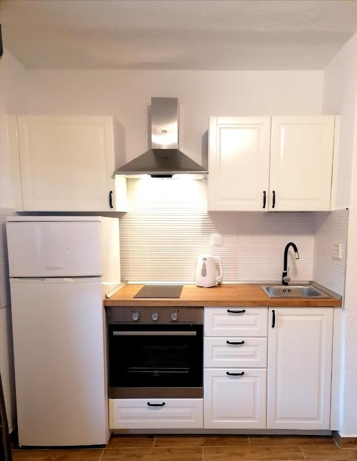 Apartmani Maks Gdinj Bagian luar foto