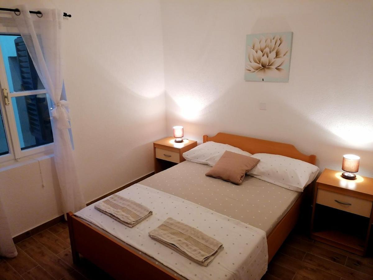 Apartmani Maks Gdinj Bagian luar foto